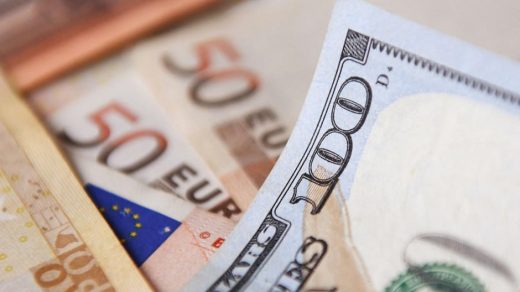 El euro experimenta un colapso en su valor y se acerca a la paridad con el dólar